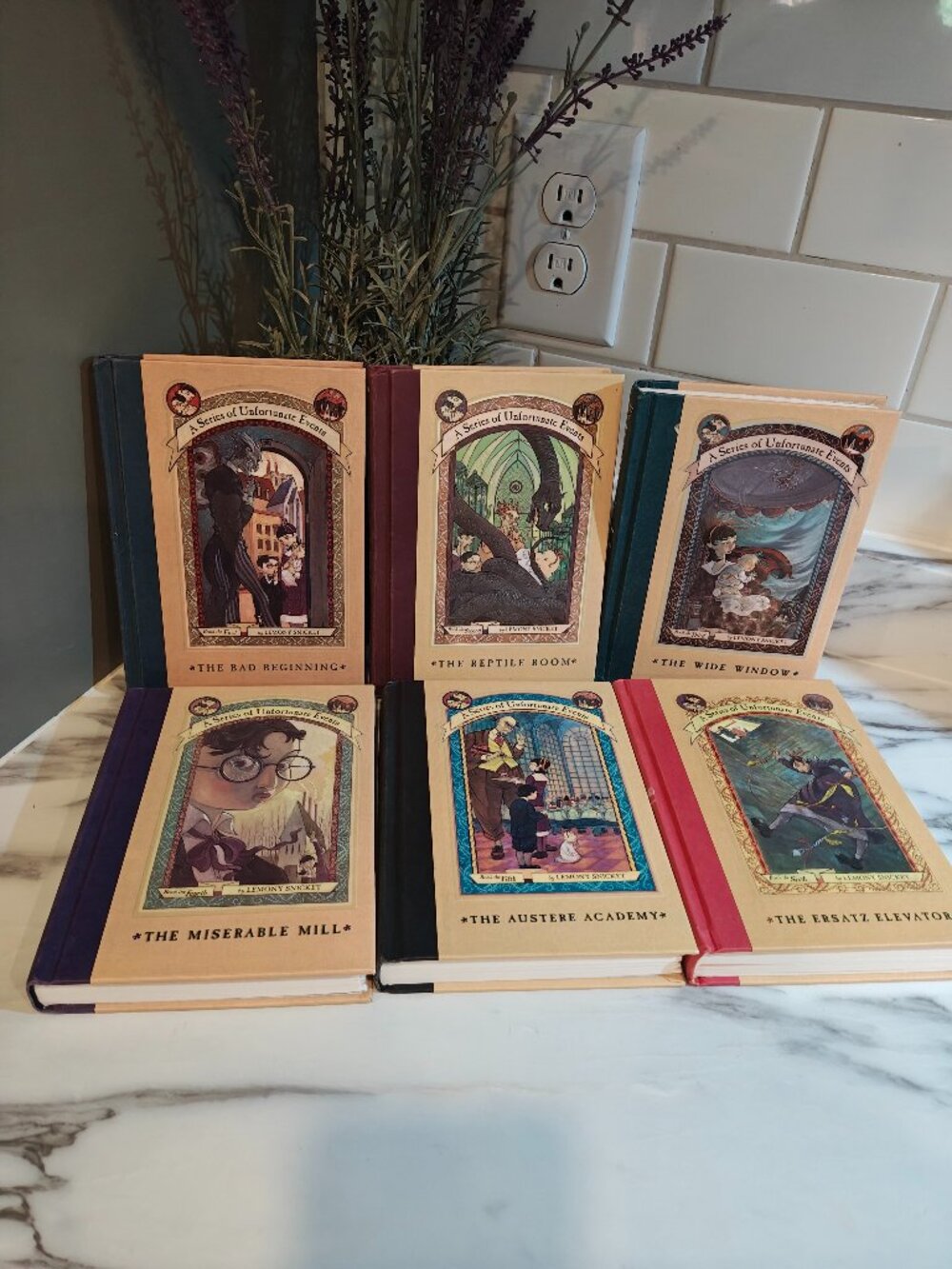A Series of Unfortunate Events First 6 Hardcover – Lemony Snicket